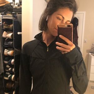 Lululemon black half zip - size not on item (~ 6)